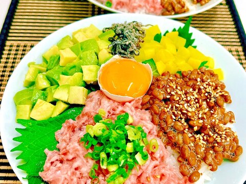 沢庵を食べきり!カラフル7色の★ばくだん丼